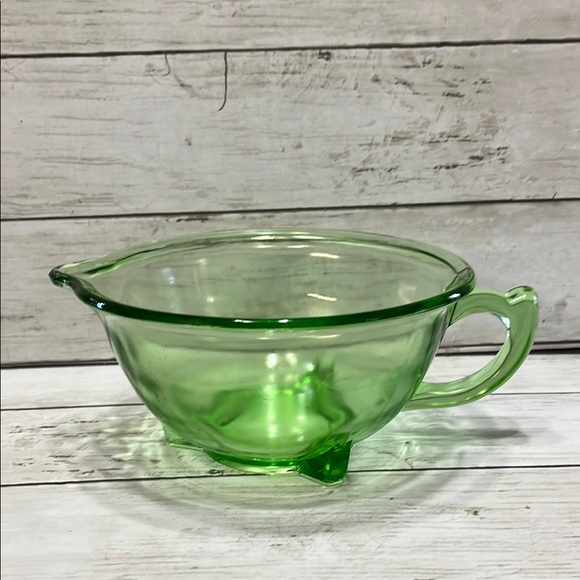 1930s vintage green depression glass batter pitcher mixing bowl, Hazel Atlas - Picture 2 of 9
